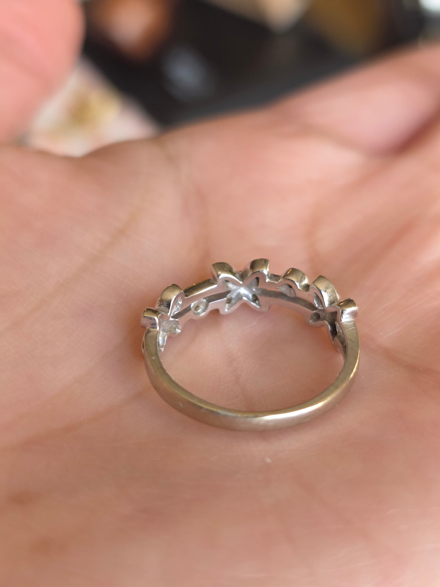 14k White Gold Floral Diamond Ring Size 6.5