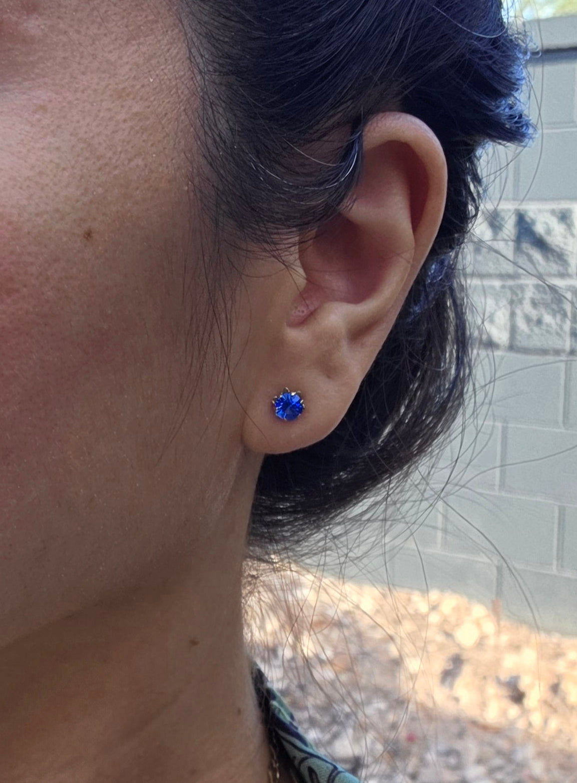 14k Gold Vivid Blue Glass Gemstone Studs Earrings