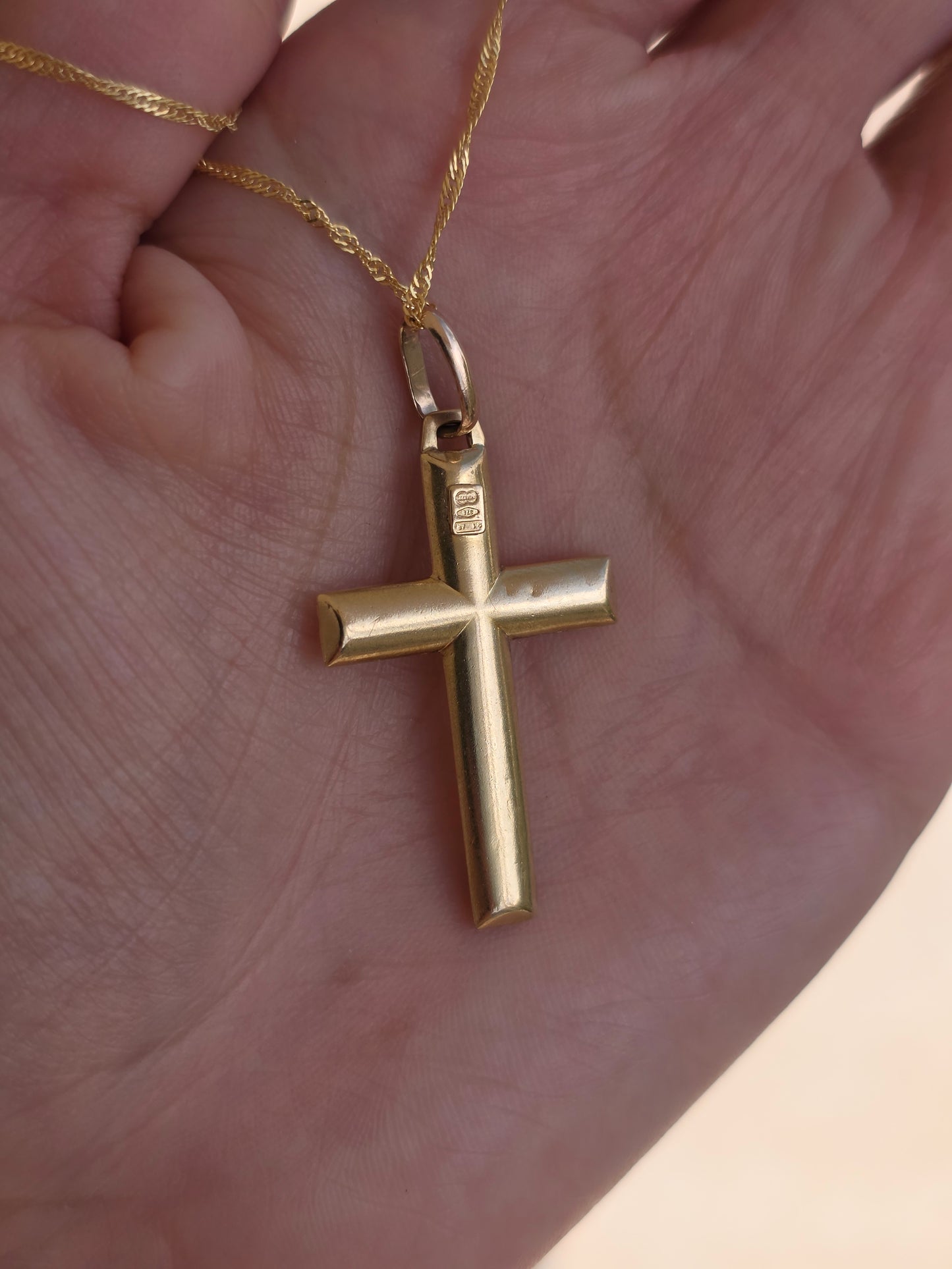 Vintage UNOAERRE 9k Gold Hollow Style Cross Pendant (NO CHAIN)