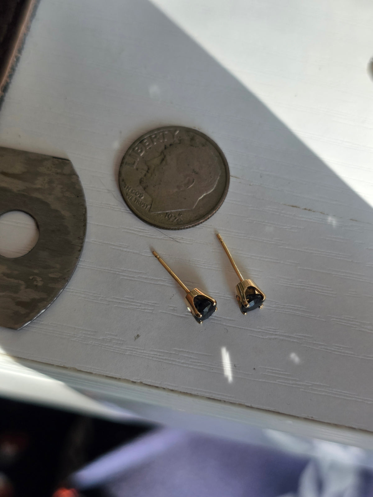 14k Gold 4mm Sapphire Stud Earrings