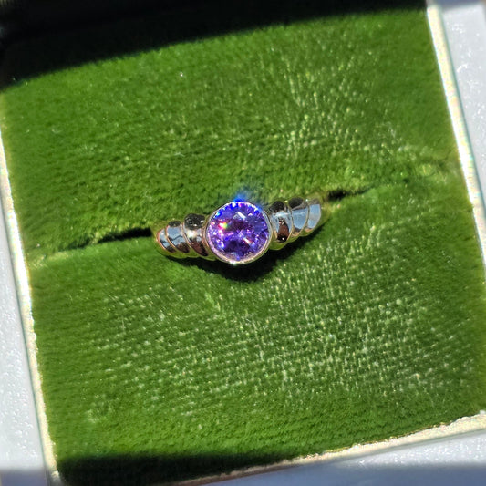 Adorable 10k Gold Purple Stone Pinky / Midi / Baby Ring Size 1.75