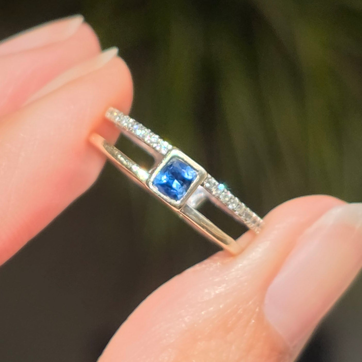 One-of-a-kind 18k White Gold Sapphire Diamond Double Band Ring Size 6.5