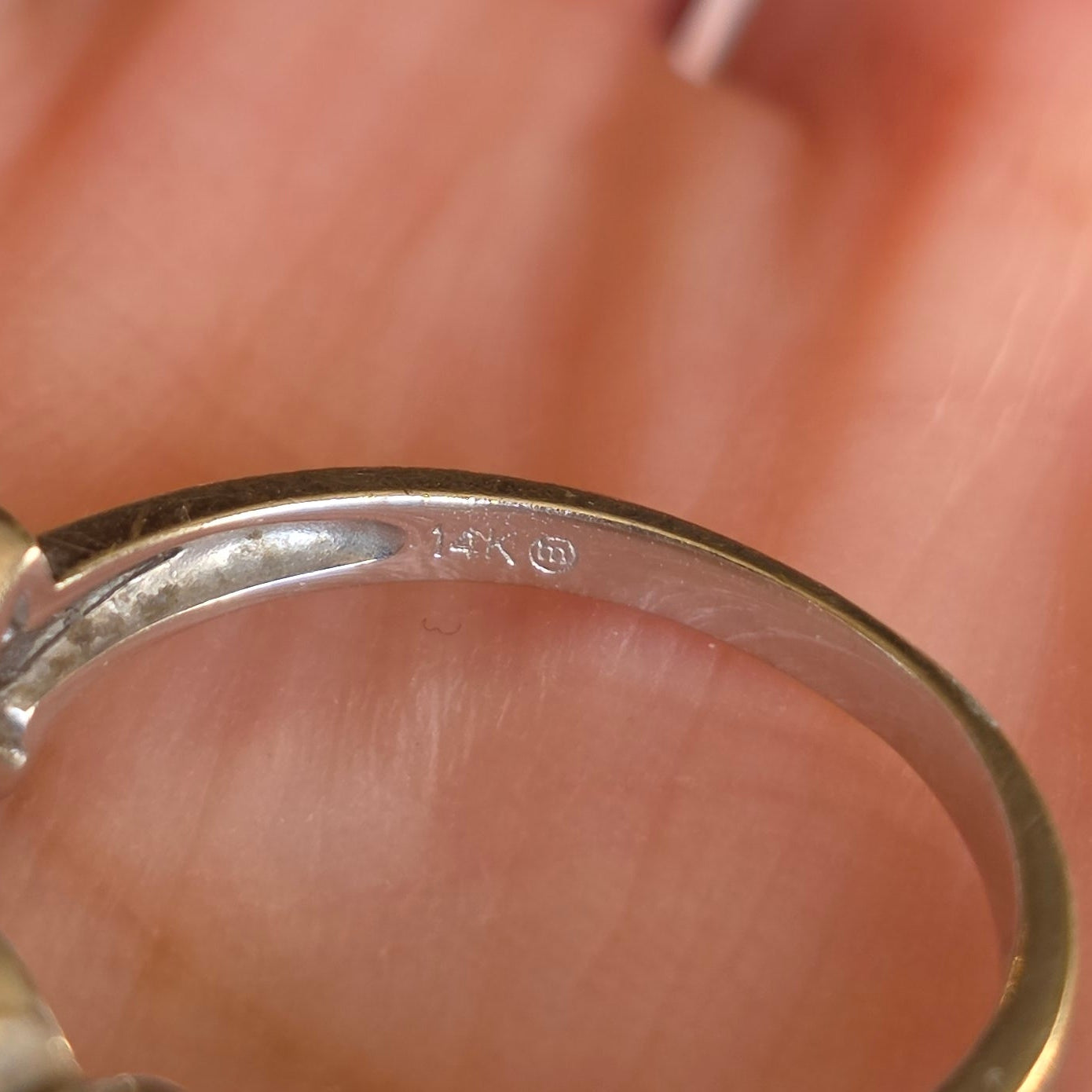 14k White Gold Floral Diamond Ring Size 6.5