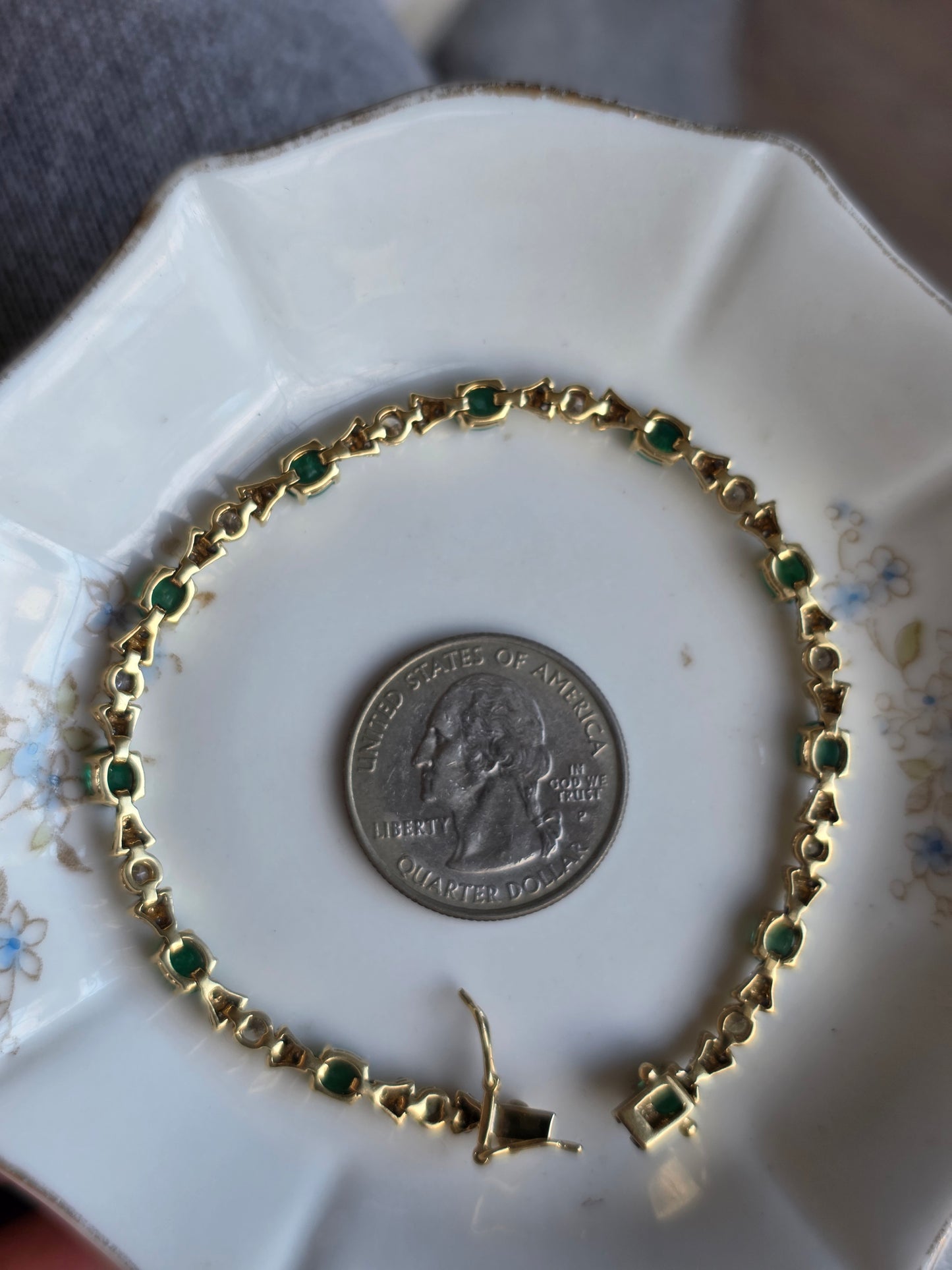 Gorgeous 18k Gold 4.85TCW Emerald Diamond Tennis Bracelet 7"