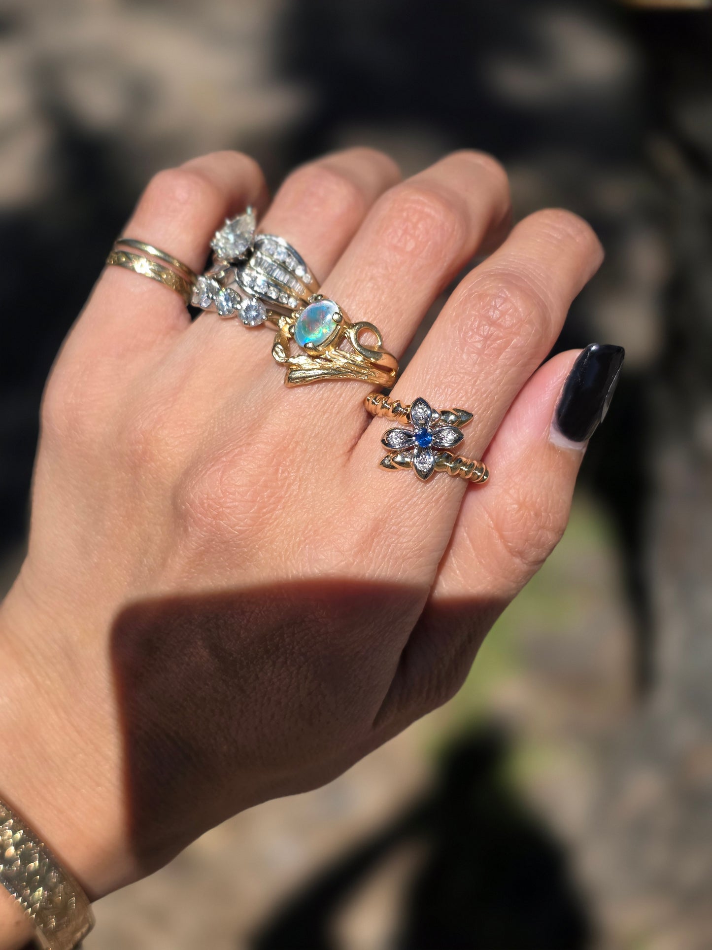 Beautiful 14k Two Toned Bypass Flower Sapphire and Diamond Ring Size 6.5