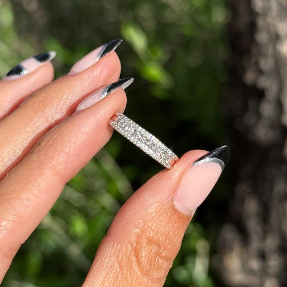 Beautiful Sparkling 14k White Gold Diamond Band Size 5.5