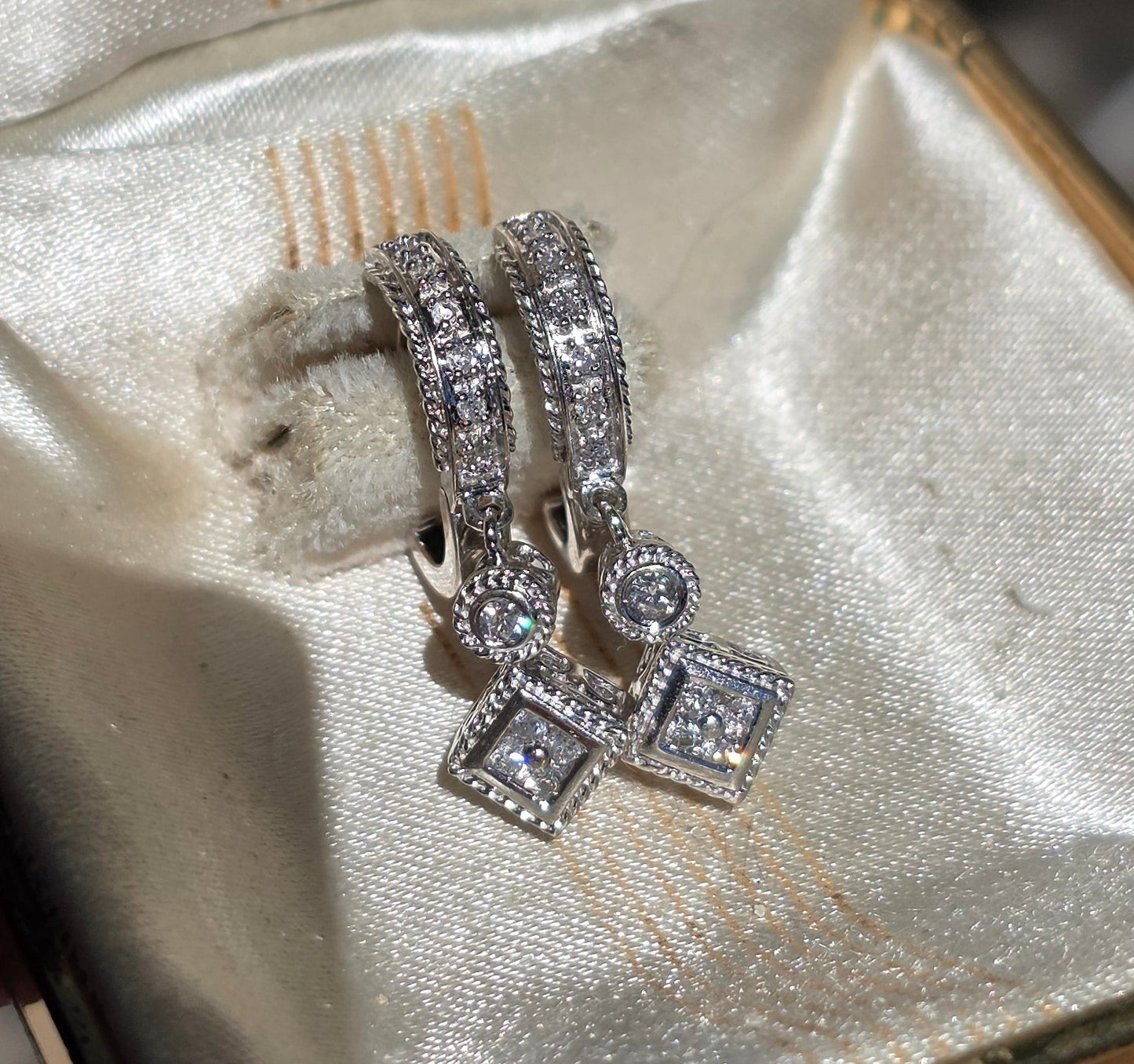 Lovely 14k White Gold Diamond Huggie Drop Dangle Geometric Earrings