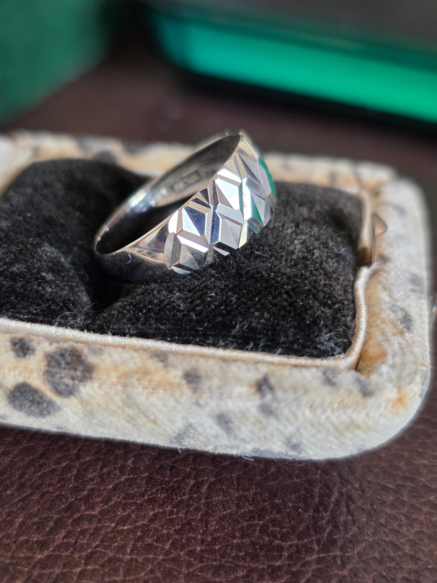 14k White Gold Faceted Geometric Diamond Cut Pattern Textured Sparkling Statement Ring Size 8.25