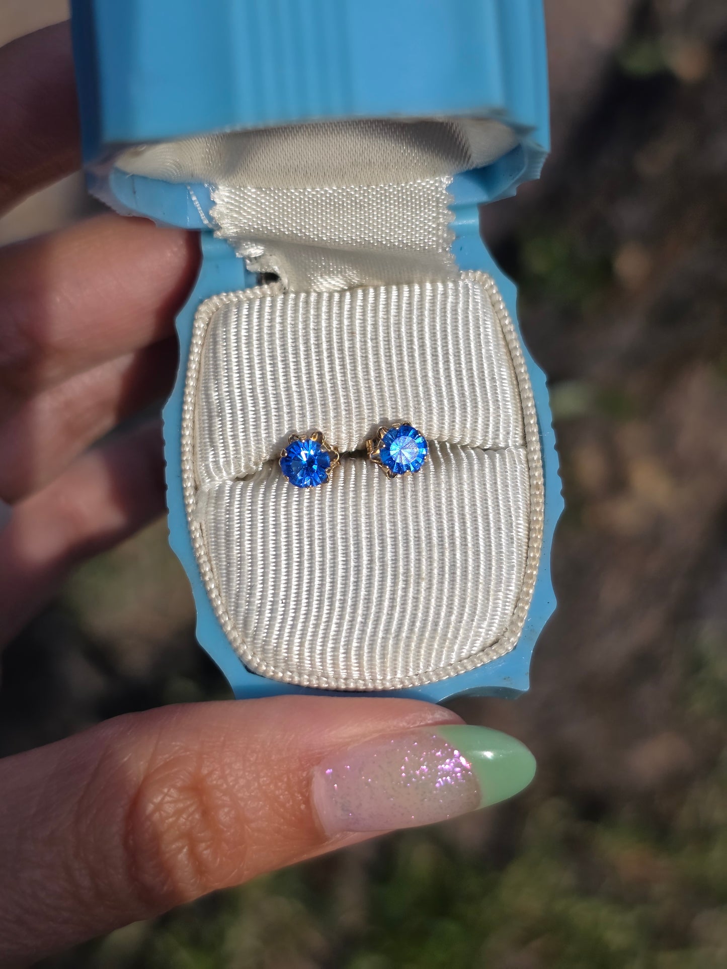 14k Gold Vivid Blue Glass Gemstone Studs Earrings