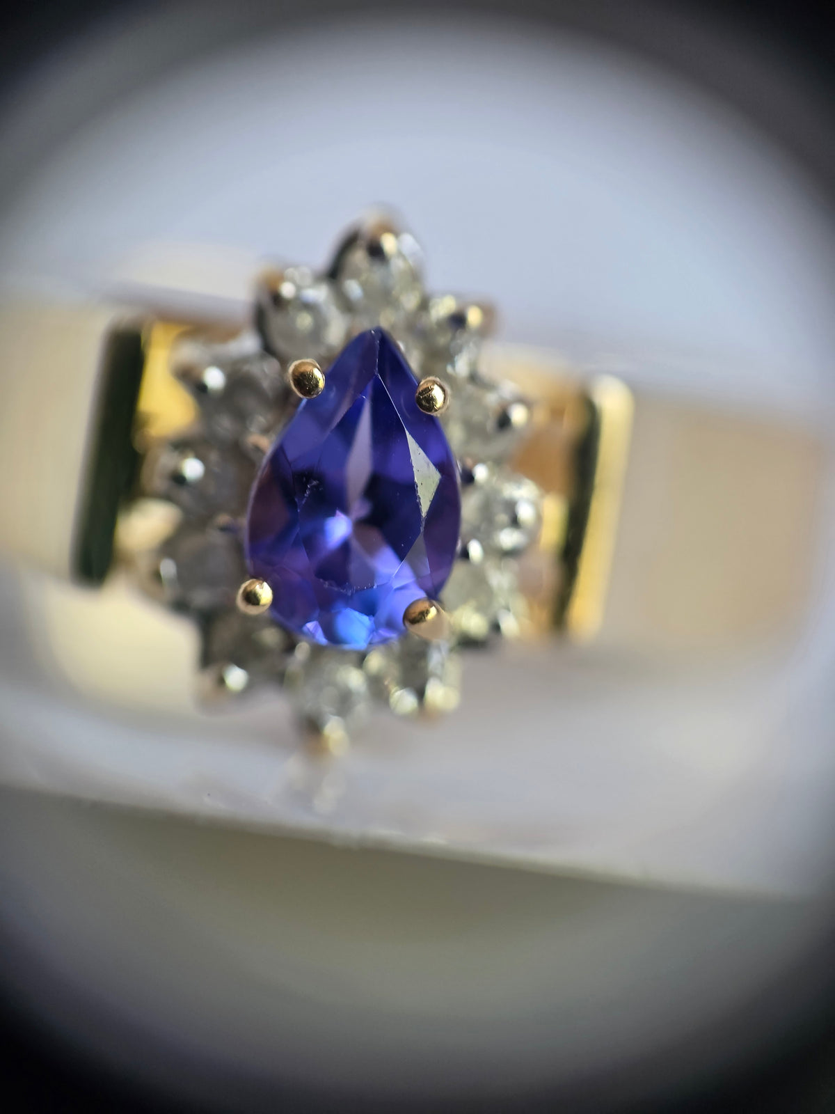 Beautiful 14k Gold Tanzanite and Diamond Halo Statement Ring Size 7