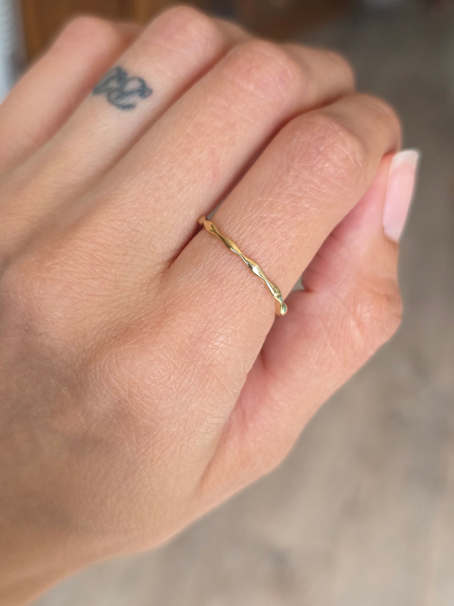 Awesome 10k Gold Wavy Skinny Stacker Band  Ring Size 7.25